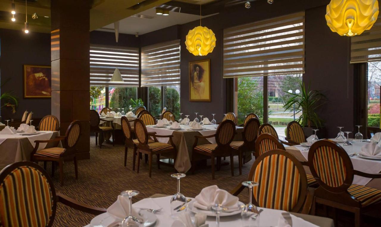 Park Hotel Romantica Svilengrad Exterior foto