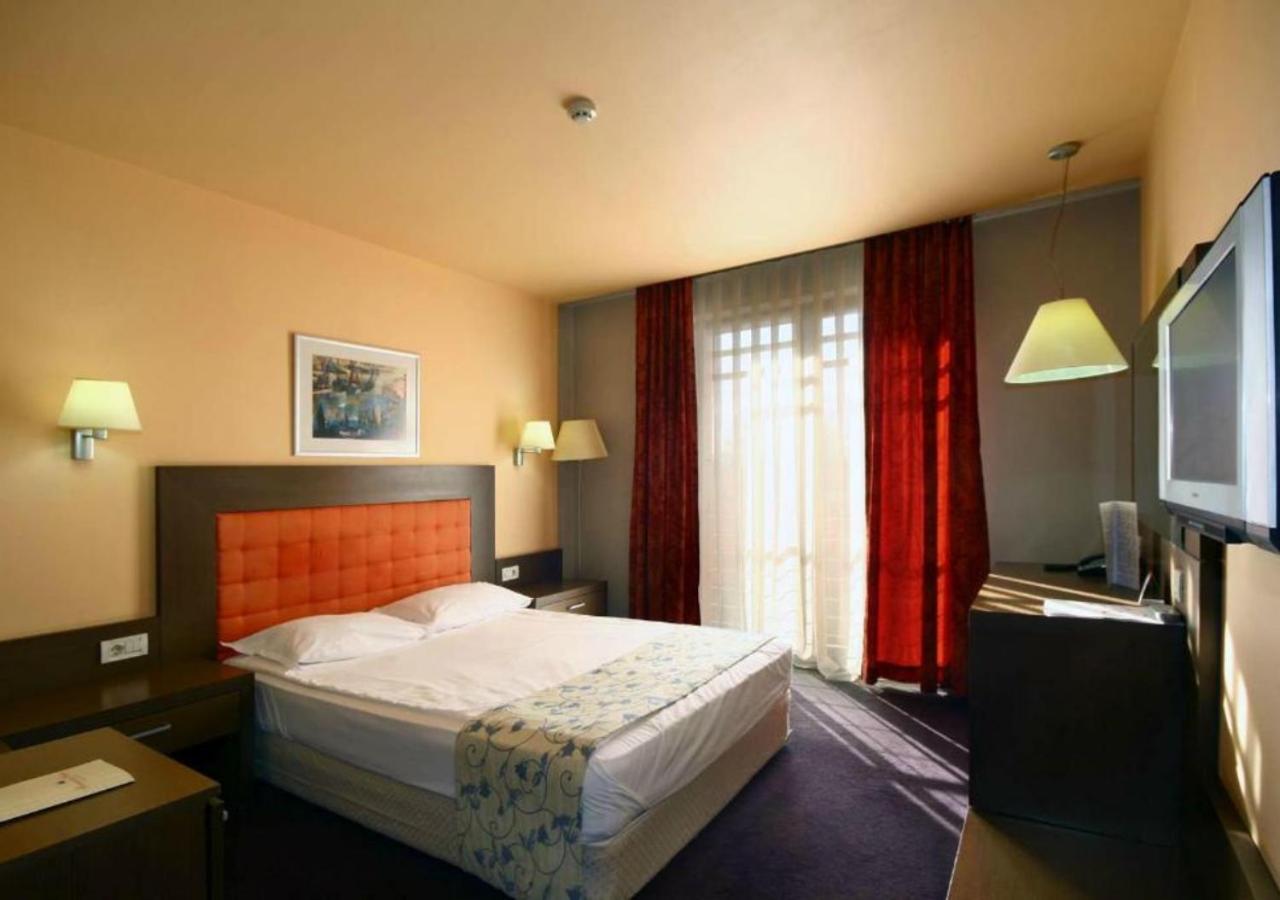 Park Hotel Romantica Svilengrad Exterior foto
